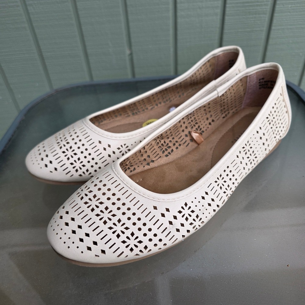 White Mountain Stefany Flats Womens 9W Cream Laser Cut Perforated Slip On
